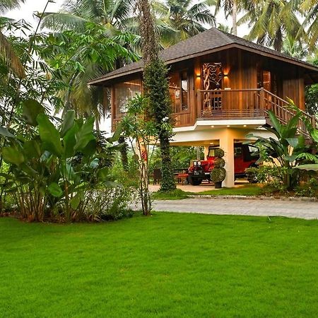 Villa Woods & Palms Pollāchi 外观 照片
