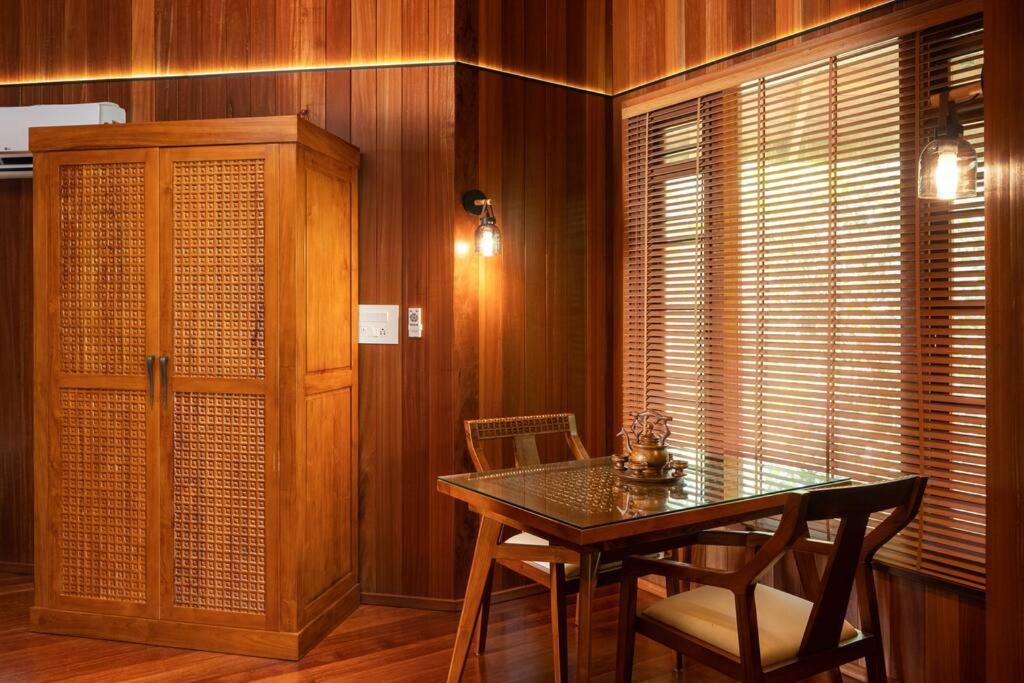 Villa Woods & Palms Pollāchi 外观 照片