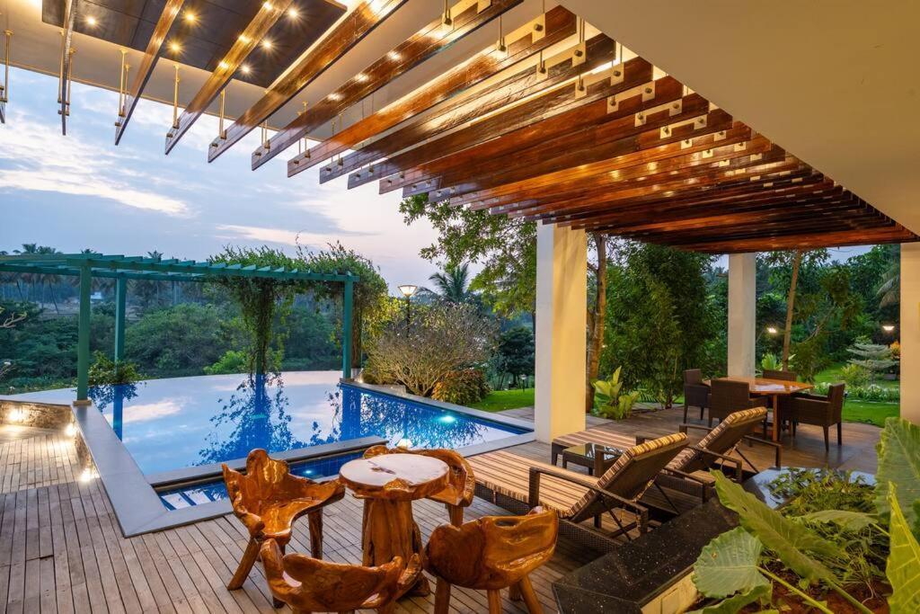 Villa Woods & Palms Pollāchi 外观 照片
