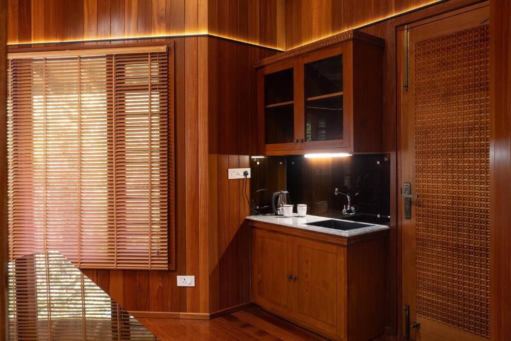 Villa Woods & Palms Pollāchi 外观 照片