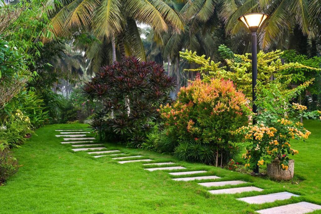 Villa Woods & Palms Pollāchi 外观 照片